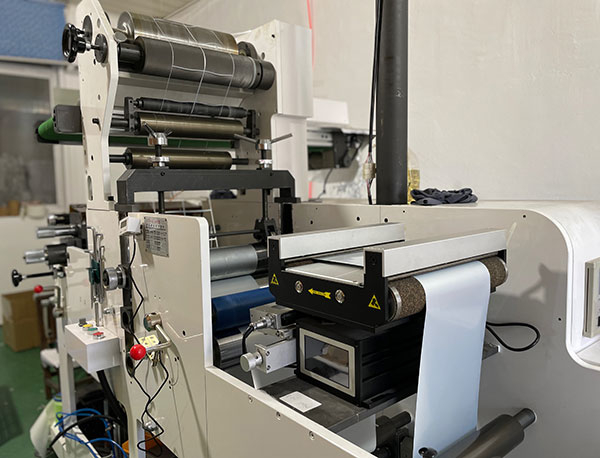 不干胶圆刀模切机